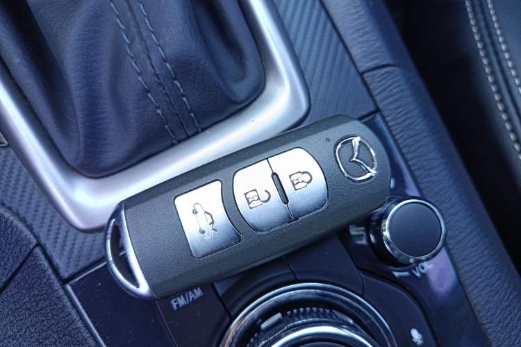 Used Mazda Mazda 3 Axela 2017 Sedan 1.5L Automatic Comfort Model Emission Standard China V
