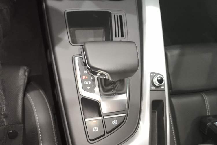 Used Audi A4L 2023 40 TFSI Fashion Dynamic Model