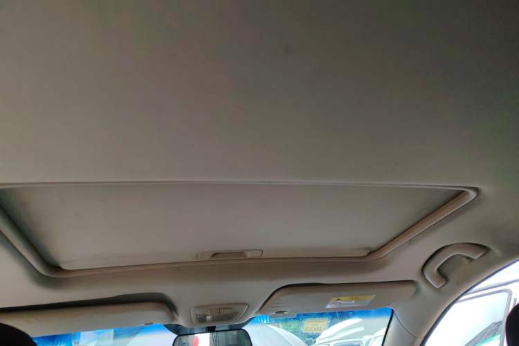 Used Baojun 560 2015 1.8L Manual Luxury Model
