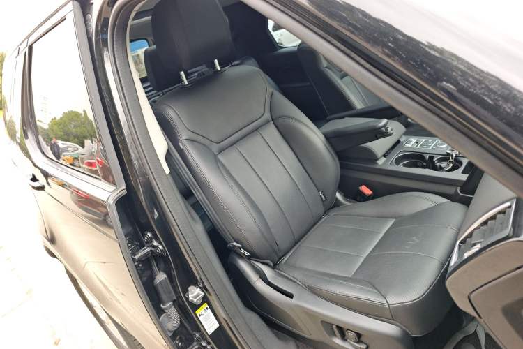 Used Land Rover Discovery 2019 3.0 SC V6 SE
