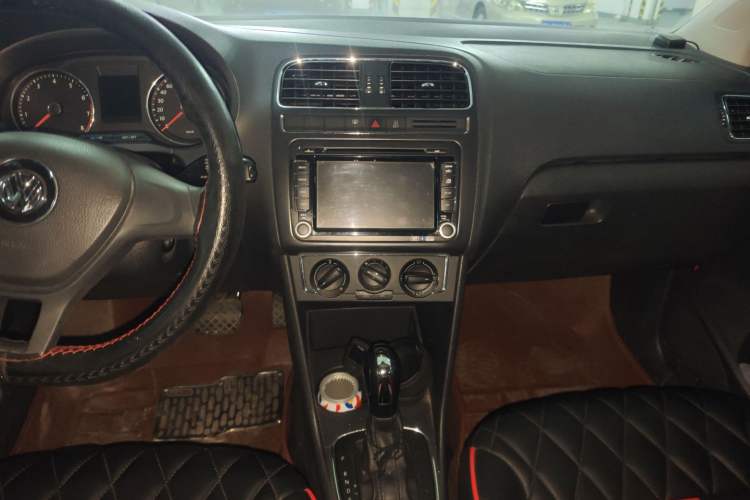 Used Volkswagen Polo 2014 1.6L Automatic Comfort Edition
