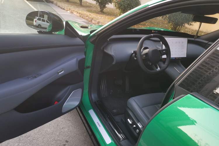 Used  YU7 2025 Ultra-Long Range Rear-Wheel Drive Version
