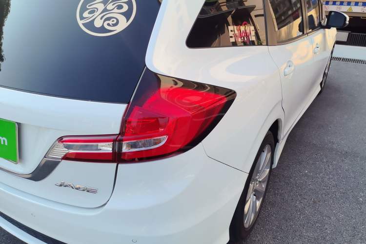 Used Honda Jade 2017 1.8L automatic Comfort version 5 seats
