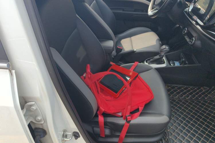 Used Kia Stonic 2019 1.4L Automatic Fun Edition China VI
