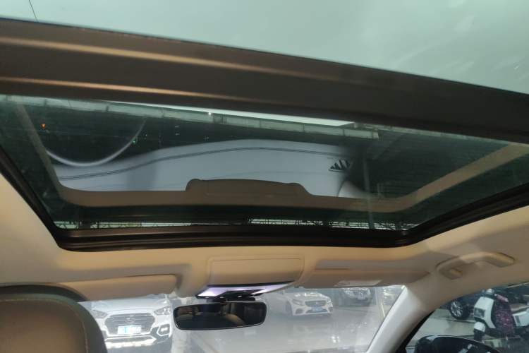 TDK.VehicleDetails.img