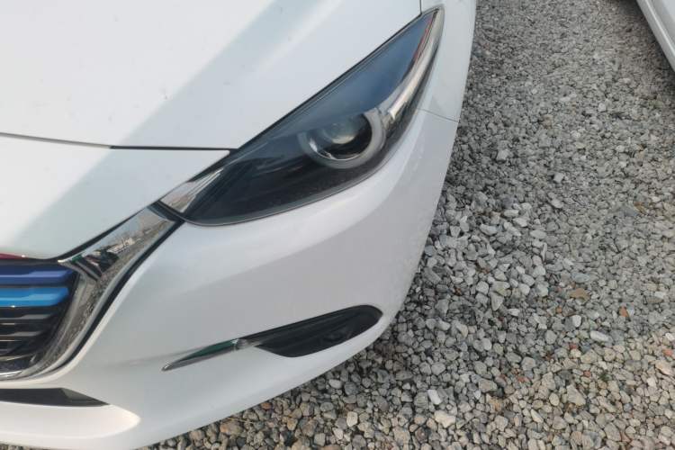 Used Mazda Mazda 3 Axela 2017 Sedan 1.5L Manual Luxury Model Emission Standard China V
