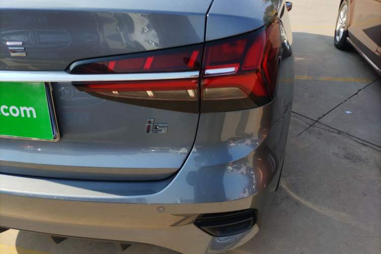 Used Roewe i5 2021 1.5L CVT Diamond Edition
