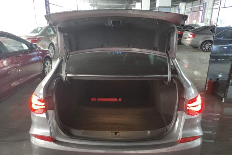 Used Chevrolet Monza 2020 320 Automatic Enjoyment Edition
