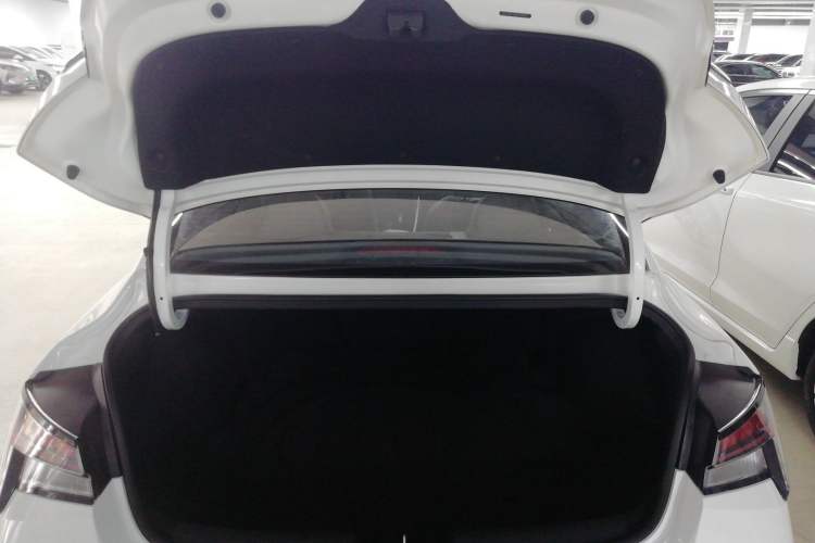 Used Hyundai Elantra 2021 1.5L CVT LUX Prestige Edition
