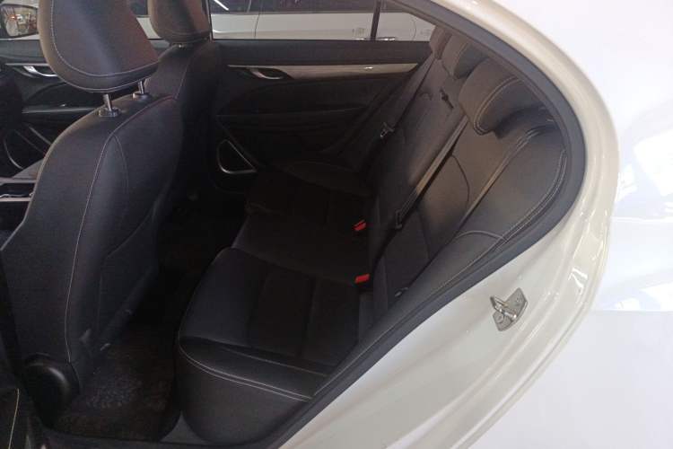 Used Geely Auto Emgrand 2019 Leading Edition 1.5L CVT Luxury Model China VI Standard
