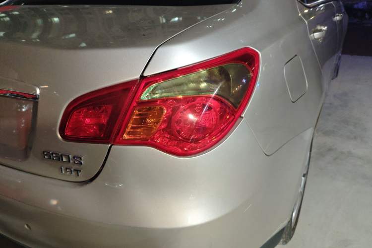 Used Roewe 550 2012 550 1.8T Automatic Full-Gold Limited Edition
