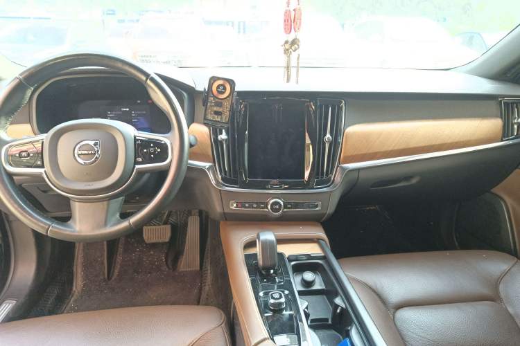 Used Volvo S90 2024 B5 Zhiyi Luxury Edition