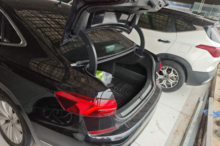 Used Volkswagen Passat 2020 330TSI Elite Edition China VI
