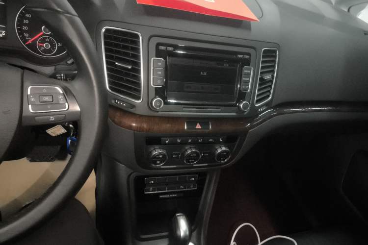 Used Volkswagen Sharan 2013 1.8TSI Comfort Model
