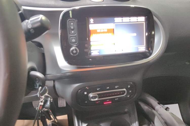 Used  forfour 2016 0.9T 66 kW Pioneer Edition