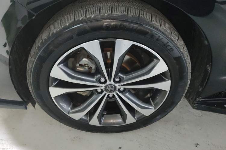 Used Toyota Granvia 2023 2.5L Hybrid Prestige PLUS Edition