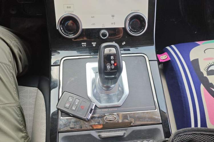 Used Land Rover Range Rover Evoque 2021 Range Rover Velar L 249PS R-Dynamic First Edition