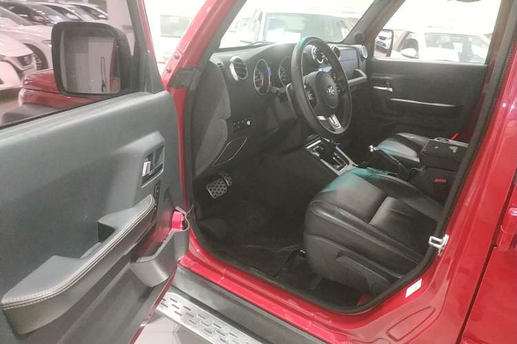 Used Beijing Auto BJ40 2016 40L 2.3T Automatic All-Wheel Drive Premium Edition
