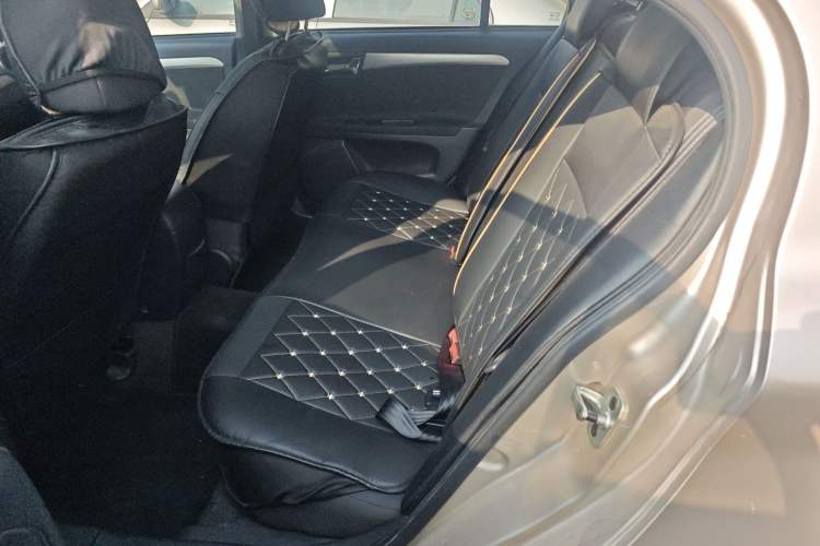 Used Roewe 350 2015 1.5L Manual Luxury Sunroof Edition
