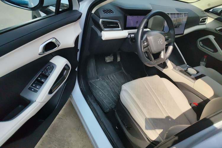 Used BYD Yuan UP 2025 Intelligent Driving Version 401 km Beyond-Range Edition