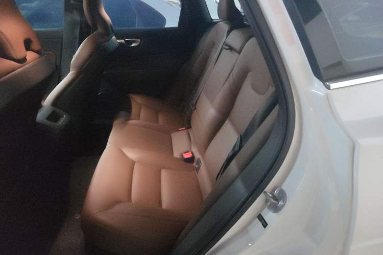 Used Volvo XC60 2024 B5 4x4 Smart Luxury Edition