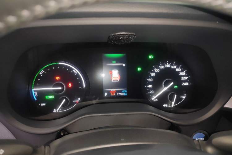 Used Toyota Sienna 2023 2.5L Hybrid Deluxe Edition