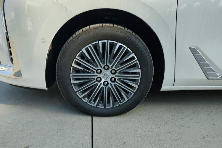 Used Buick GL8 New Energy 2024 Lu Zun Luxury Edition 7-Seater