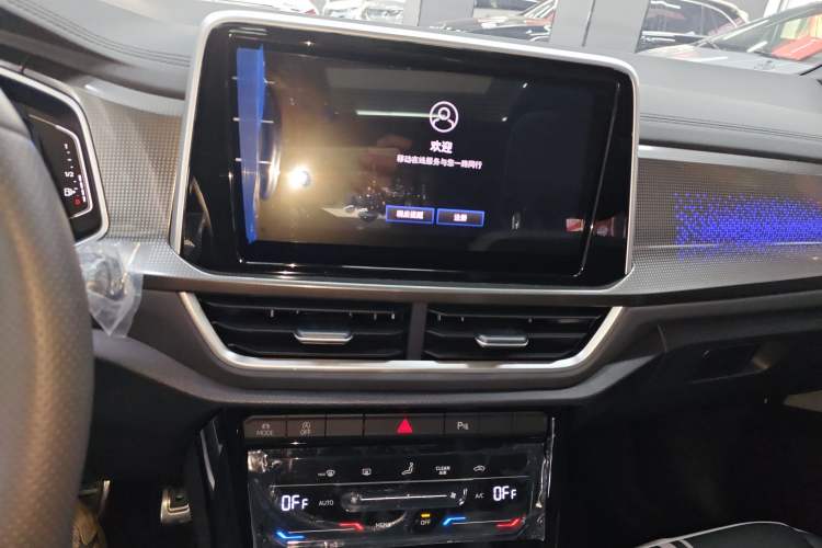 Used Volkswagen T-ROC 2024 300TSI DSG Two-Wheel-Drive Chen Guang Edition
