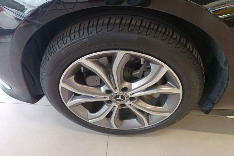 Used Mercedes-Benz E-Class 2022 Second Facelift E 300 L Sporty and Stylish Edition
