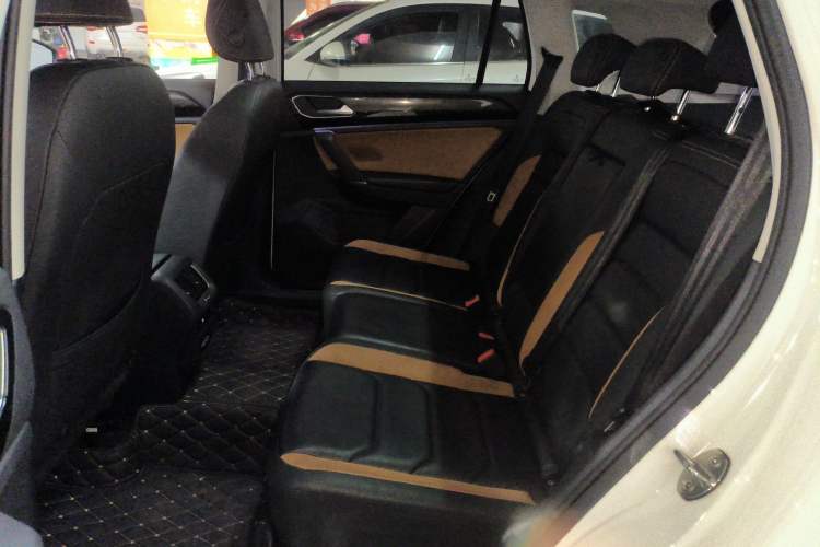 Used Volkswagen Tayron 2019 330TSI Two-Wheel-Drive Luxury Version China V Emission Standard
