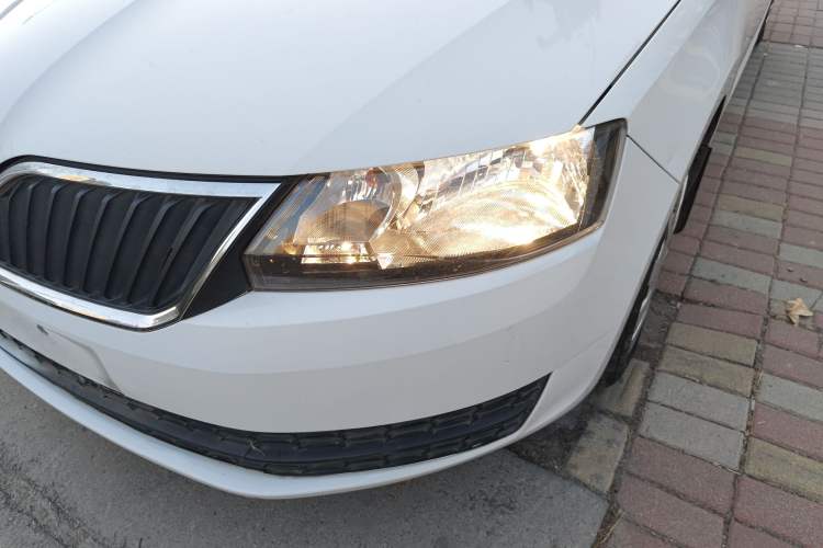 Used Skoda Rapid Spaceback 2014 1.6L Manual Enjoyment Edition