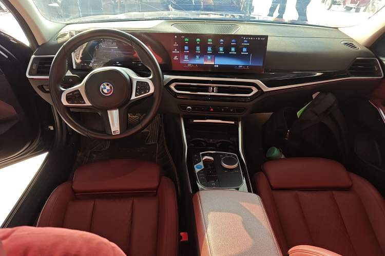 Used BMW i3 2022 eDrive 35 L
