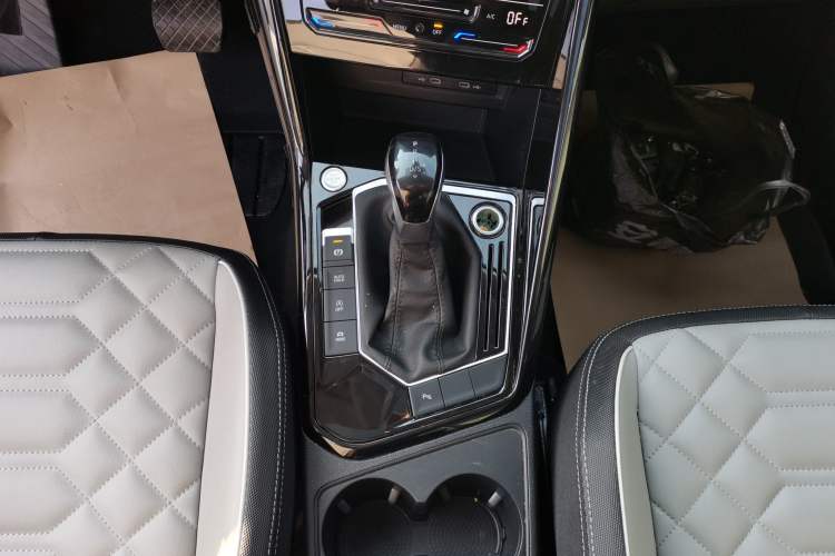 Used Volkswagen Tayron 2023 280TSI Two-Wheel-Drive Luxury Plus Advanced Version
