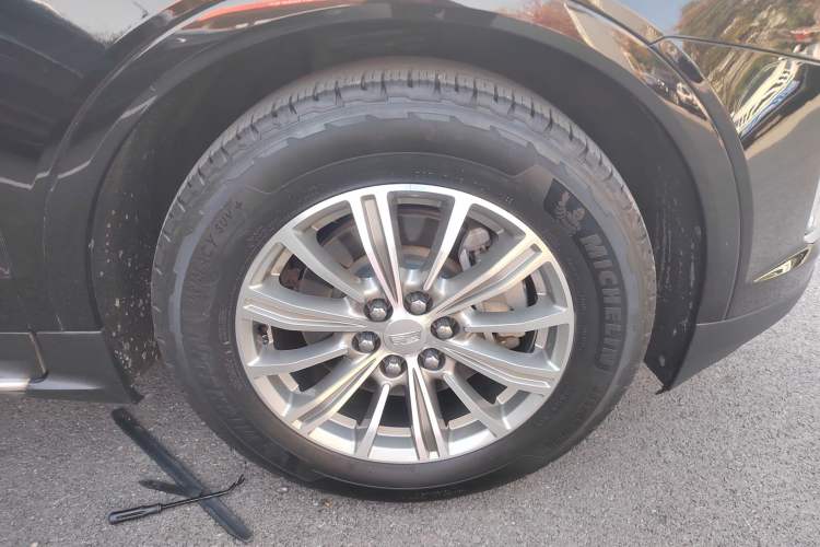 Used Cadillac XT5 2018 25T Luxury Model
