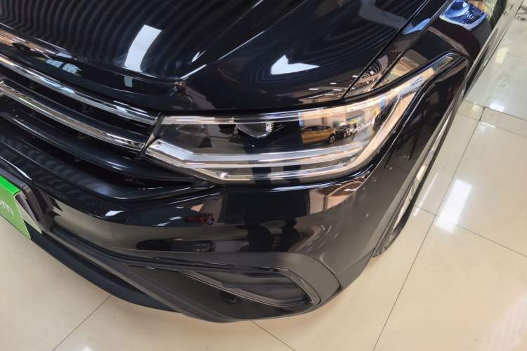 Used Volkswagen Tiguan L 2024 Outstanding Model 330TSI Automatic Two-Wheel Drive Longteng Edition
