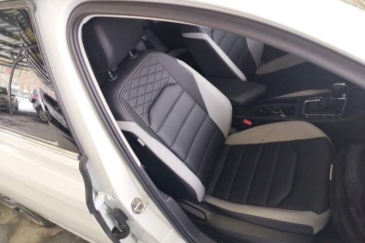 Used Volkswagen Bora 2023 300TSI DSG Prestige Edition
