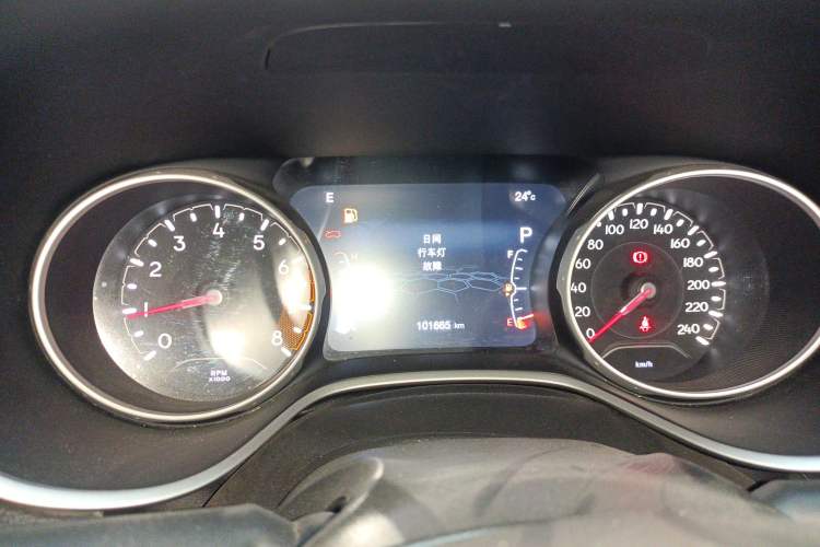 Used  Compass 2019 200T Automatic Family Edition - Connected Large Screen Version
