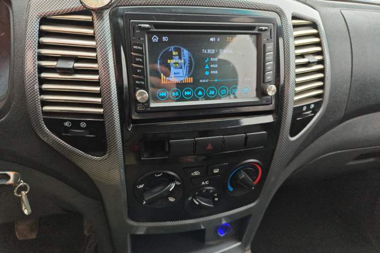 Used  Beijing BW007 2015 2.0L two-wheel drive Comfort version
