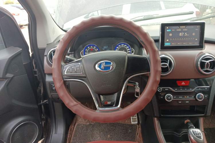 Used  Q25 2016 1.5L Manual Fun Edition
