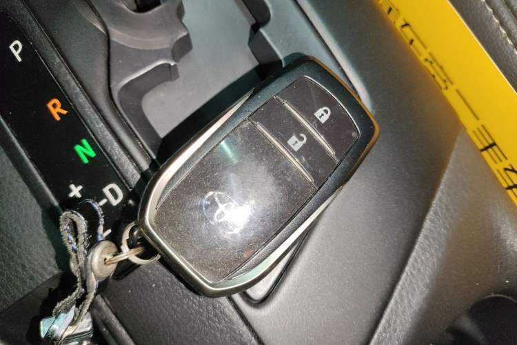 Used Toyota RAV4 2018 2.0L CVT Two-Wheel Drive Fashion X Edition