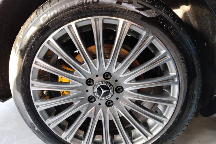 Used Mercedes-Benz E-Class 2019 Restyled E 300 L Sporty and Stylish Edition
