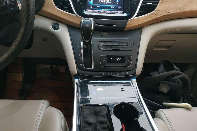 Used Buick GL8 2017 ES 28T Comfort Model China V Standard