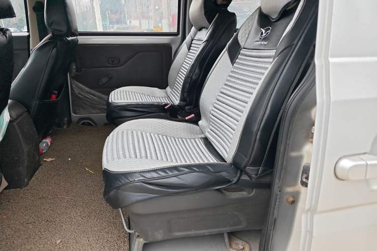 Used Wuling Rongguang V 2016 1.5L Standard Version
