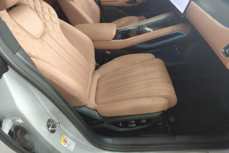 Used BYD Song L EV 2025 Intelligent Driving Version 662 km LiDAR Excellence Edition