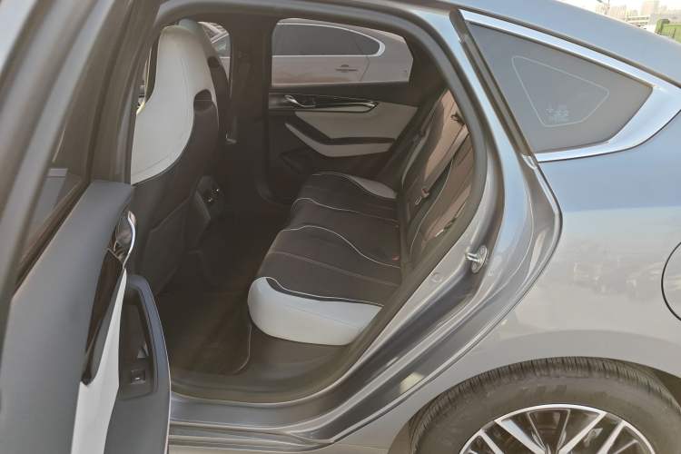 Used BYD Qin PLUS 2021 DM-i 120KM Prestige Model
