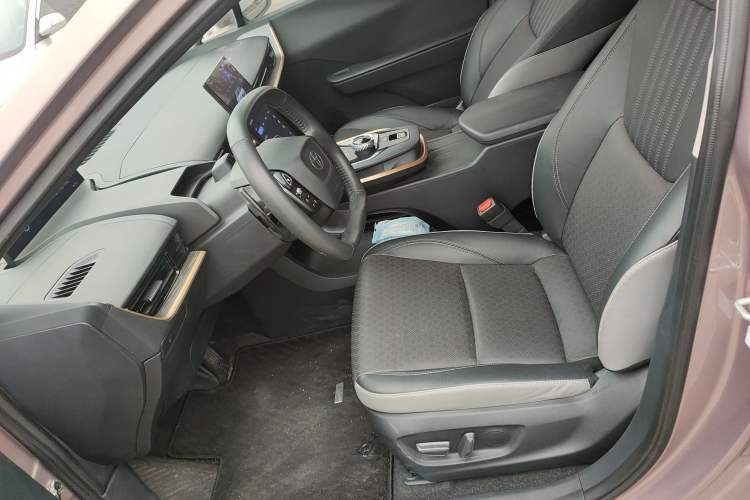 Used Toyota bZ3 2023 616 km Long-Range Premium
