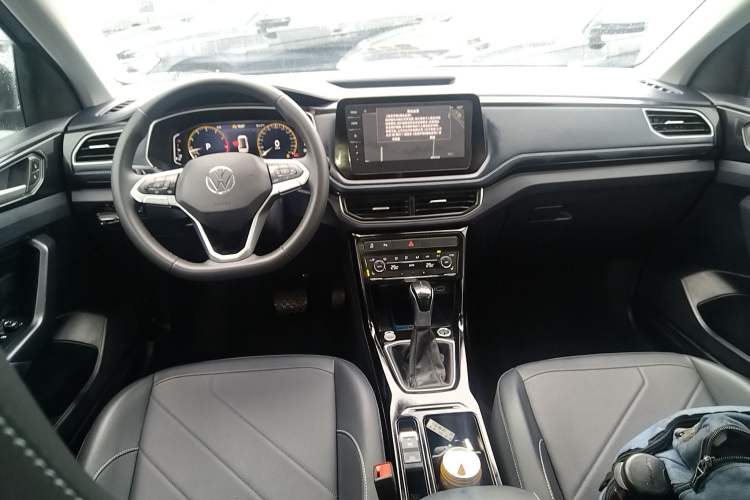 Used Volkswagen Tharu 2025 NewRui 300TSI Prestige Edition
