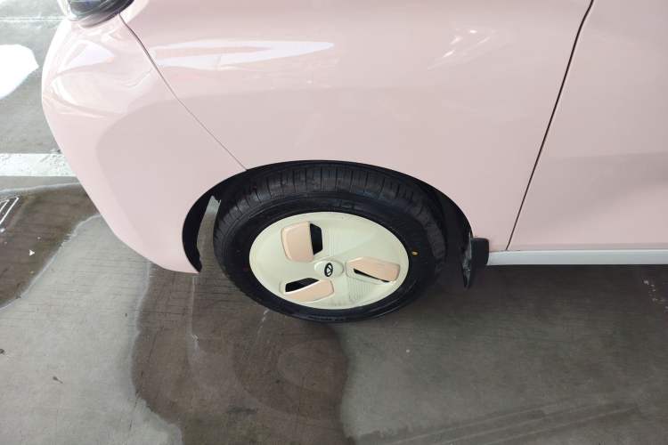 Used Chery QQ Ice Cream 2022 120km Conical Shape Lithium Iron Phosphate
