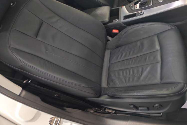 Used Audi A4L 2019 40 TFSI Fashion Edition China VI Emission Standard