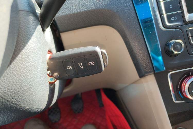 Used Volkswagen Santana 2015 1.4L Manual Comfort Edition